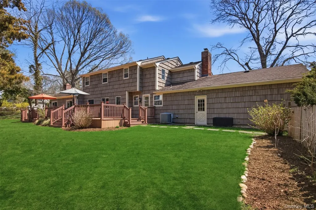 1 Carriage Court Stony Brook NY 11790