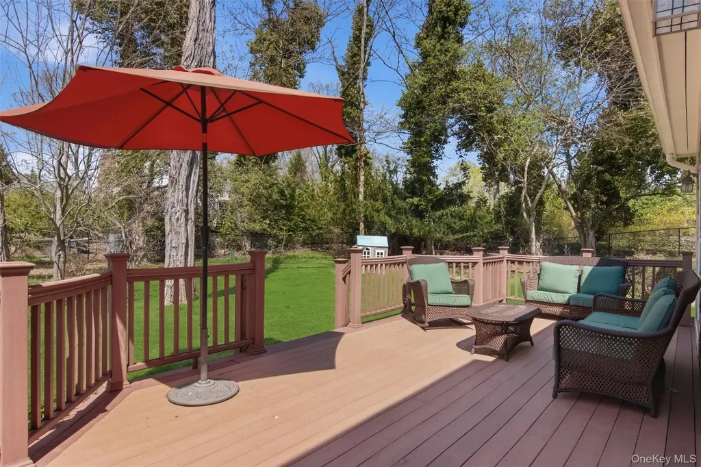 1 Carriage Court Stony Brook NY 11790