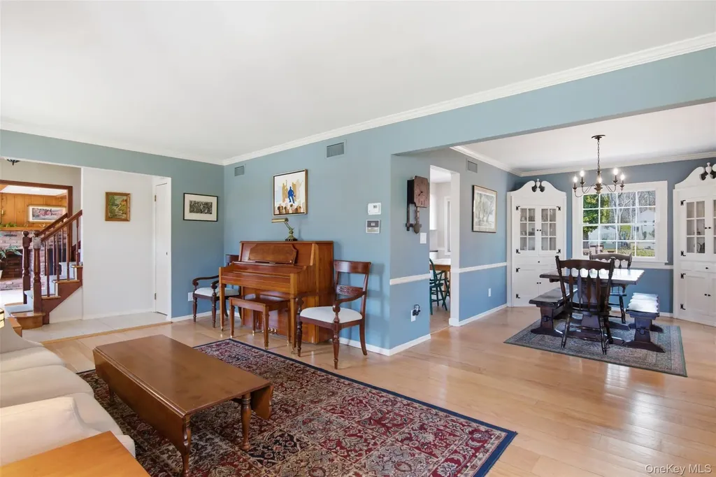1 Carriage Court Stony Brook NY 11790