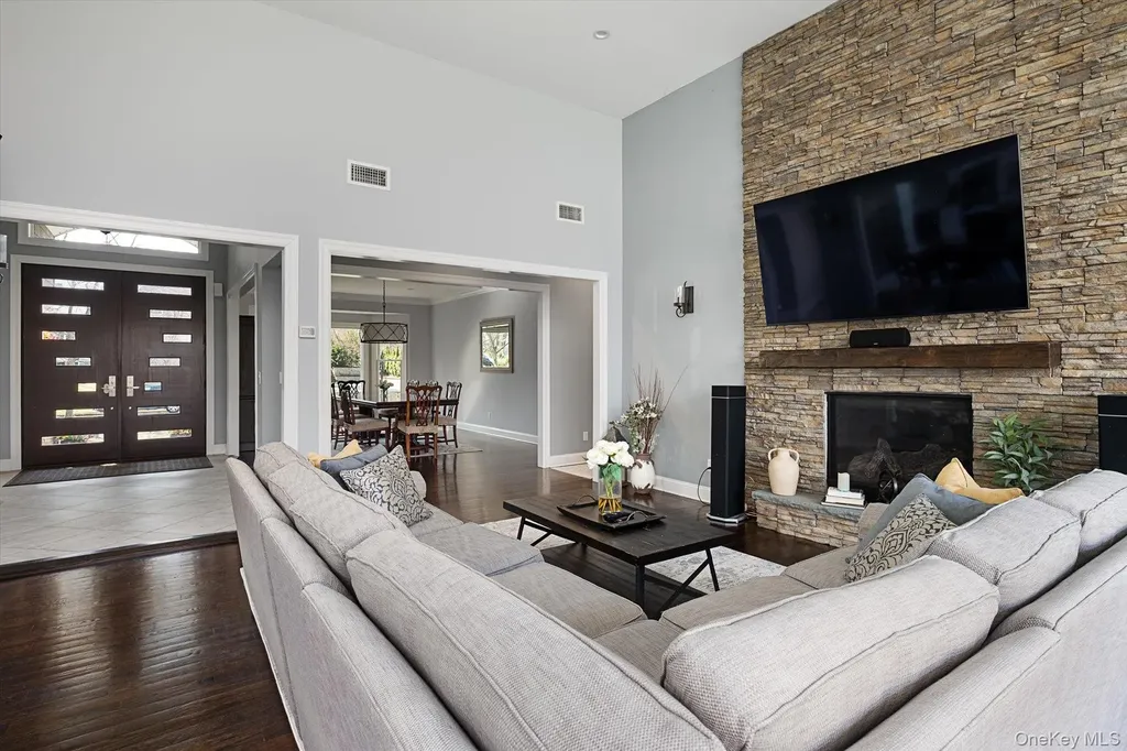 7 Riga Lane Melville NY 11747