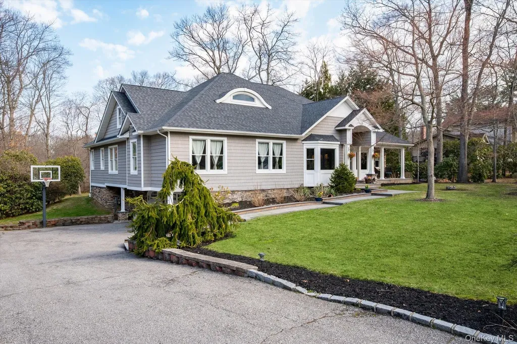 7 Riga Lane Melville NY 11747