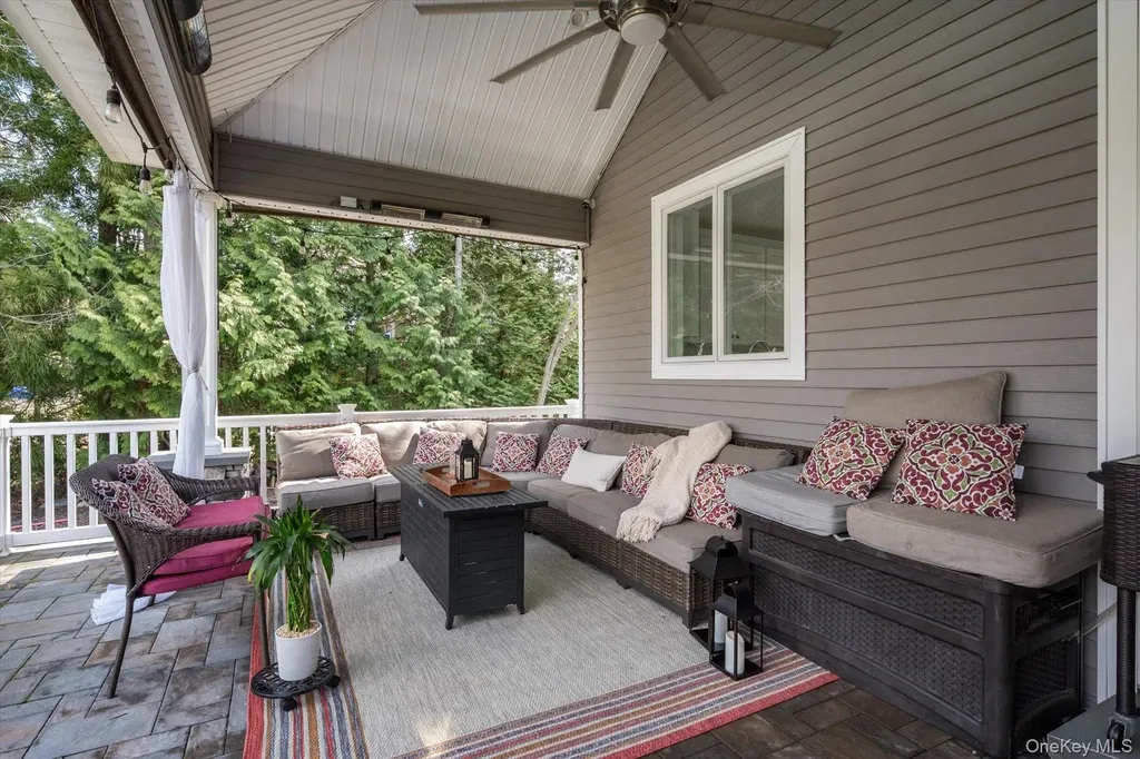 7 Riga Lane Melville NY 11747