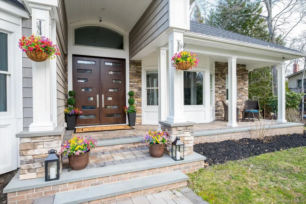 7 Riga Lane Melville NY 11747