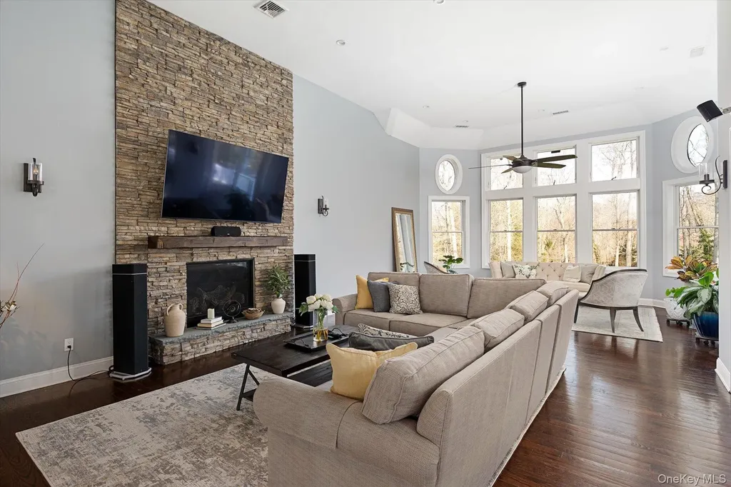 7 Riga Lane Melville NY 11747