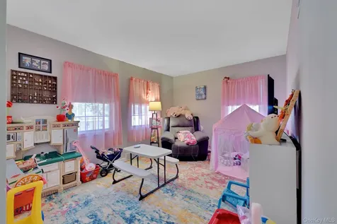 14 W Dogwood Drive Poughkeepsie NY 12601