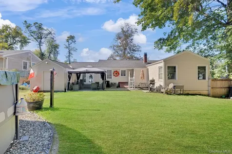 14 W Dogwood Drive Poughkeepsie NY 12601