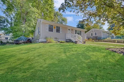 14 W Dogwood Drive Poughkeepsie NY 12601