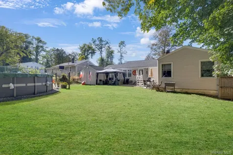 14 W Dogwood Drive Poughkeepsie NY 12601