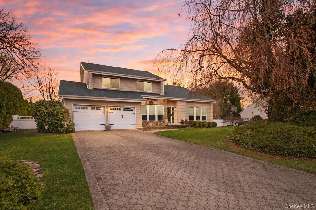 28 Timber Ridge Drive Commack NY 11725