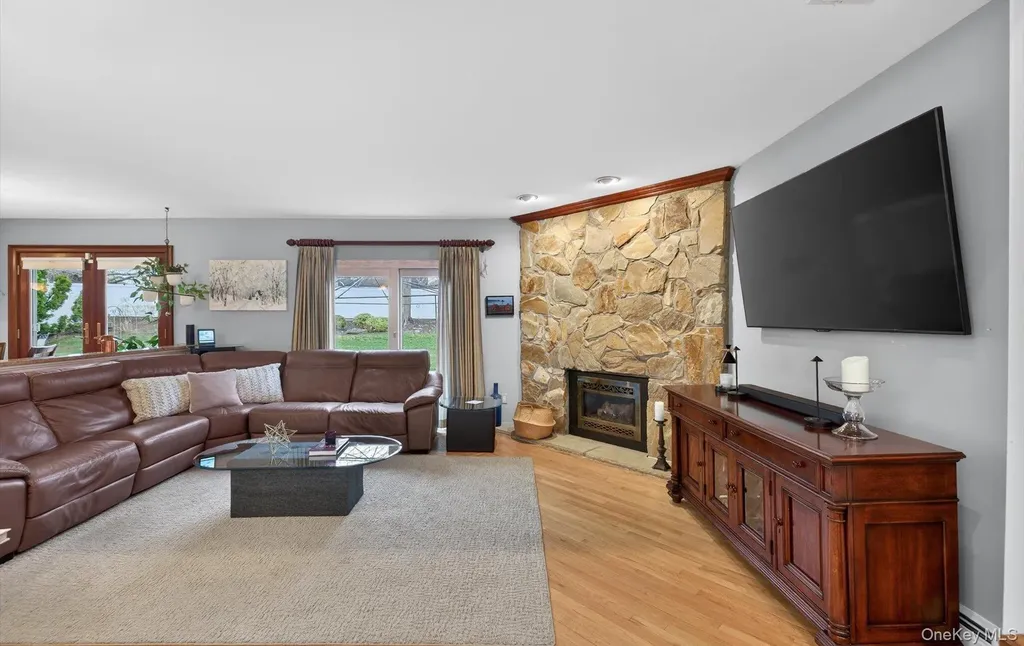 28 Timber Ridge Drive Commack NY 11725