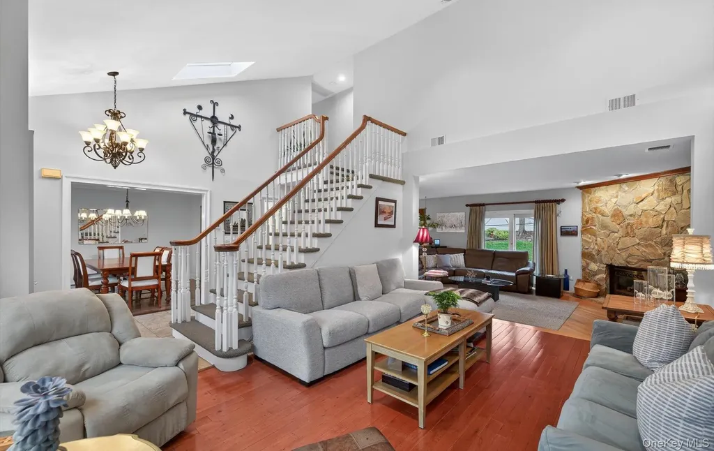28 Timber Ridge Drive Commack NY 11725
