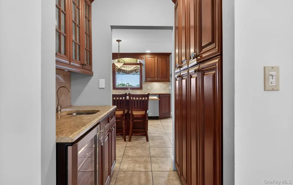 28 Timber Ridge Drive Commack NY 11725