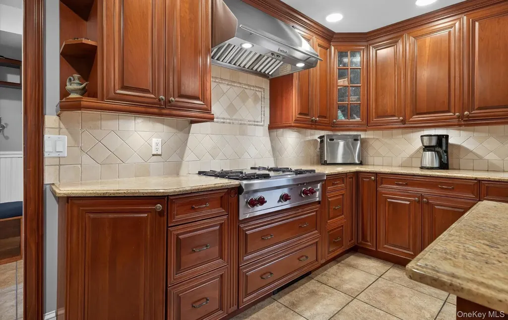28 Timber Ridge Drive Commack NY 11725