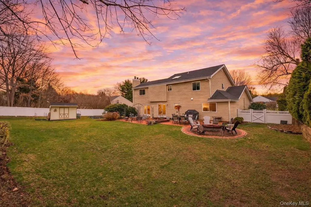 28 Timber Ridge Drive Commack NY 11725