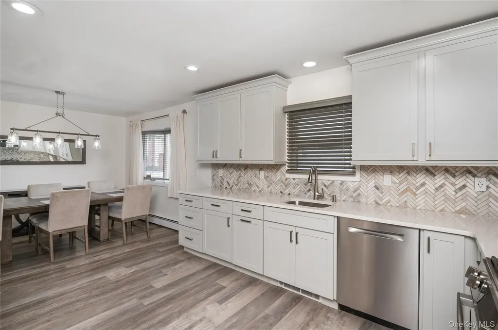727 Outlook Avenue West Babylon NY 11704
