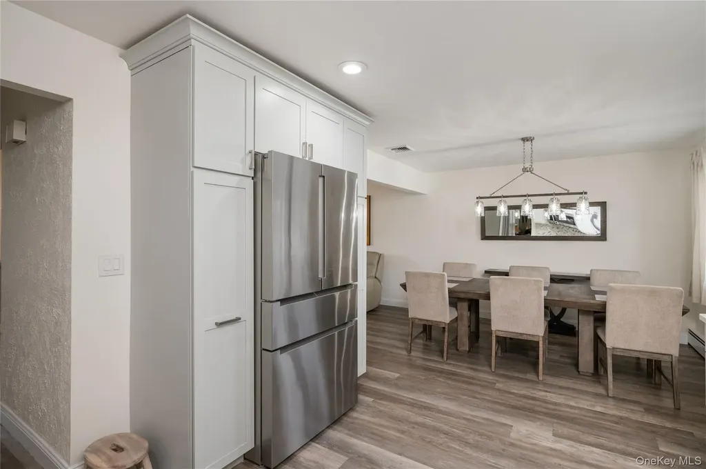 727 Outlook Avenue West Babylon NY 11704