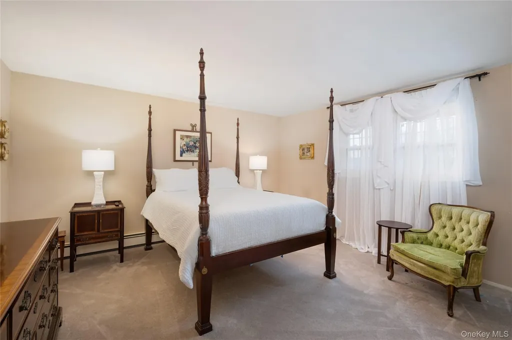 727 Outlook Avenue West Babylon NY 11704