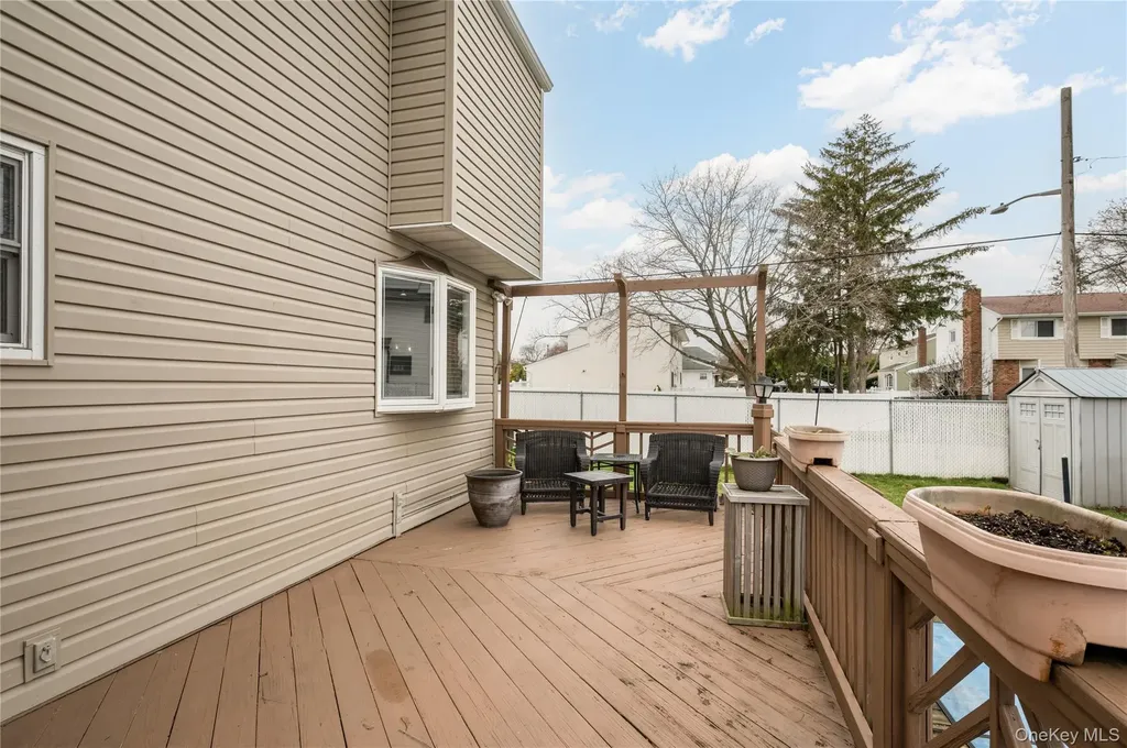 727 Outlook Avenue West Babylon NY 11704