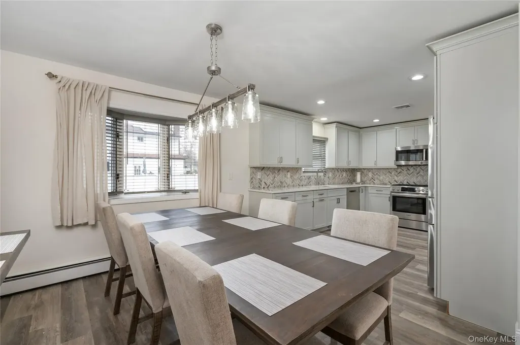 727 Outlook Avenue West Babylon NY 11704