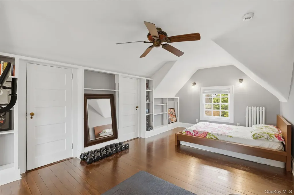 12 Little John Place White Plains NY 10605