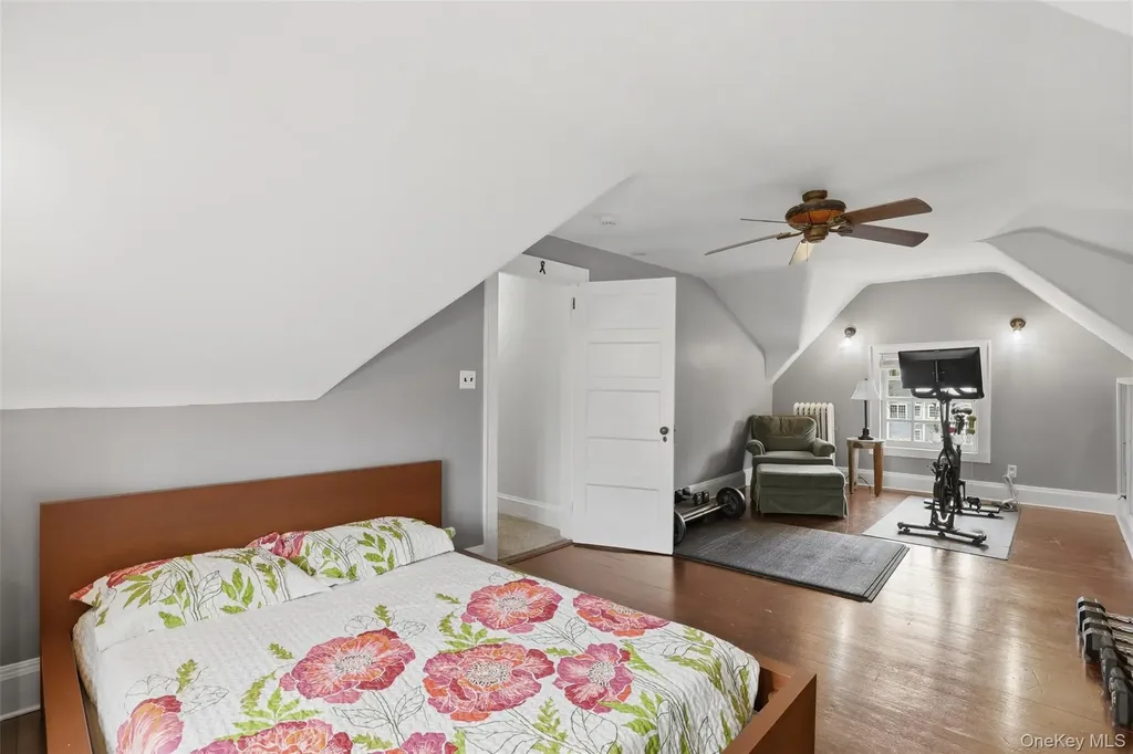 12 Little John Place White Plains NY 10605