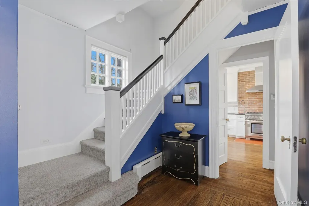 12 Little John Place White Plains NY 10605