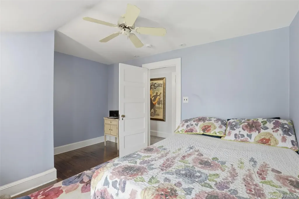 12 Little John Place White Plains NY 10605