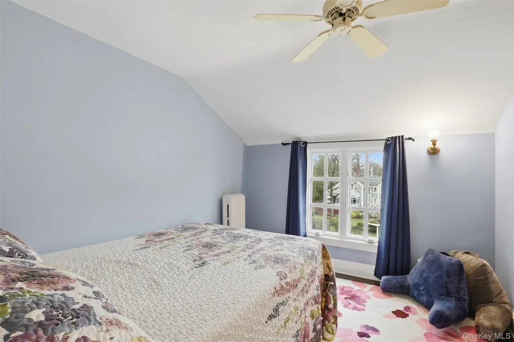 12 Little John Place White Plains NY 10605