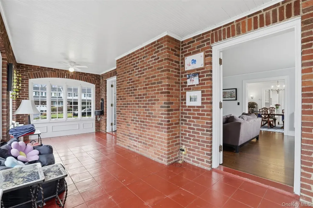 12 Little John Place White Plains NY 10605