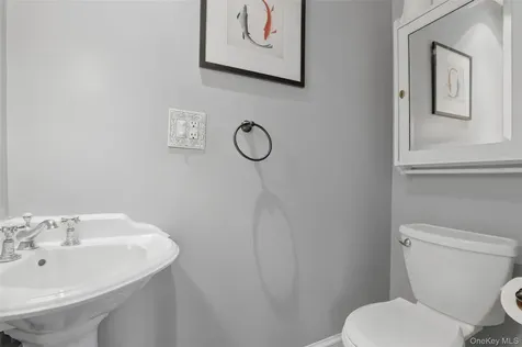 12 Little John Place White Plains NY 10605