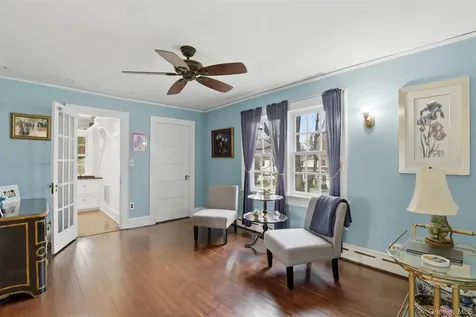 12 Little John Place White Plains NY 10605