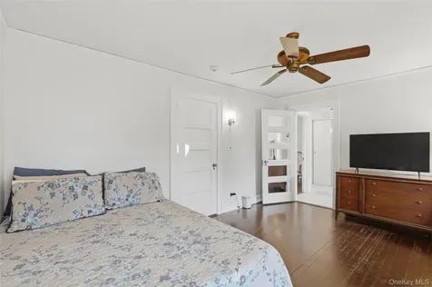 12 Little John Place White Plains NY 10605