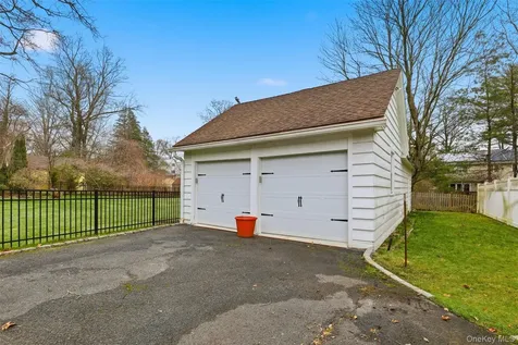 12 Little John Place White Plains NY 10605