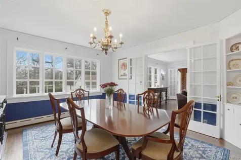 12 Little John Place White Plains NY 10605