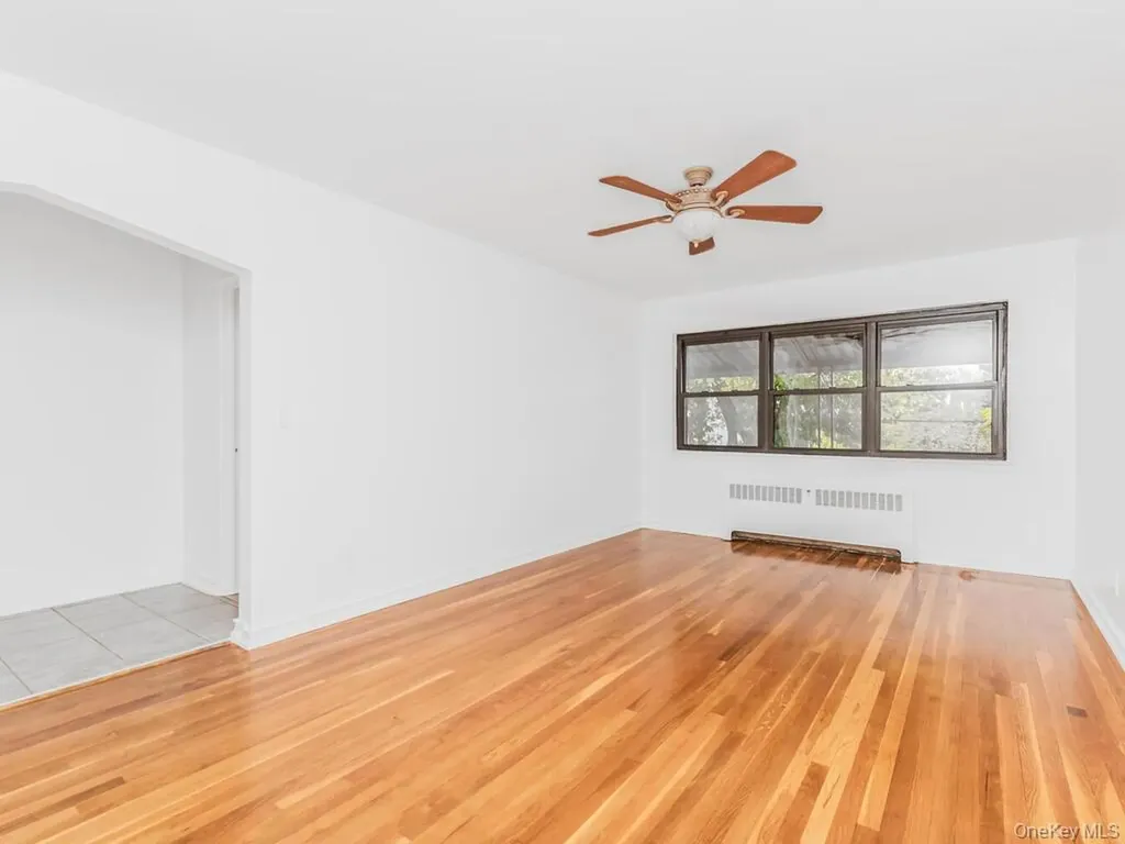1863 Williamsbridge Road Bronx NY 10461