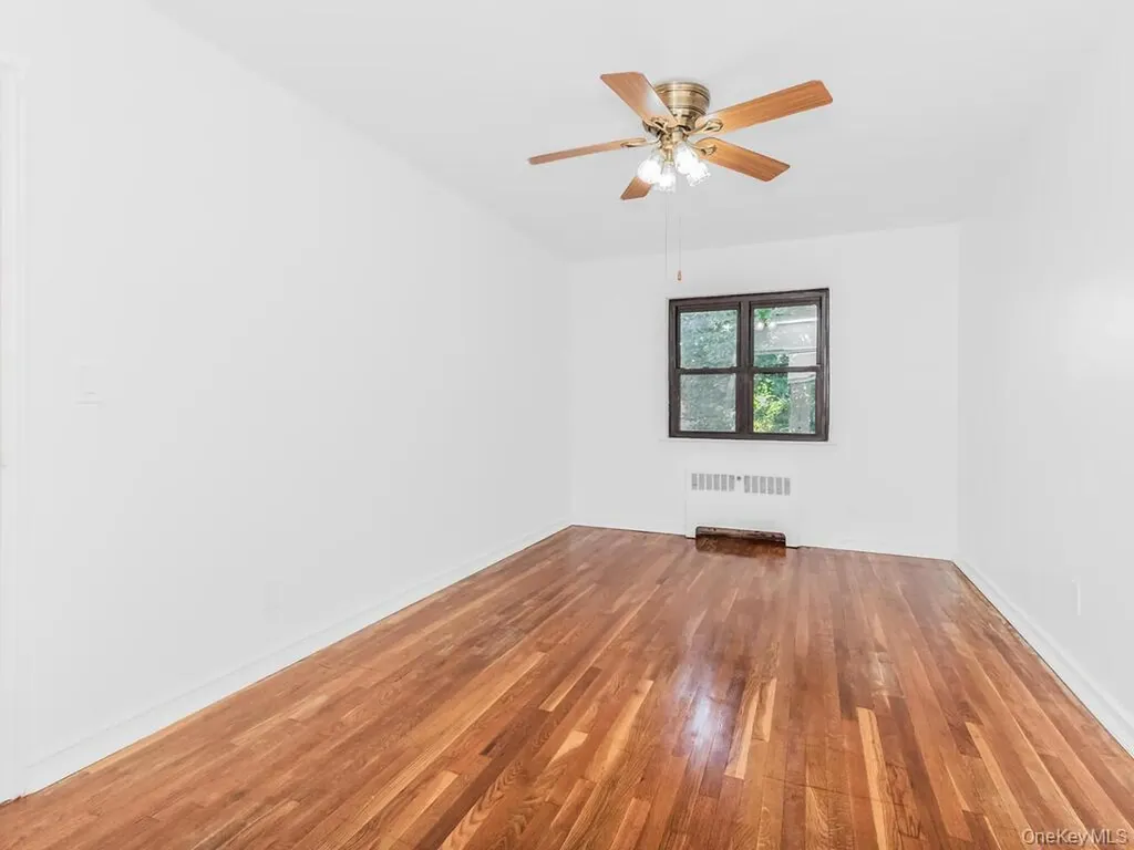 1863 Williamsbridge Road Bronx NY 10461