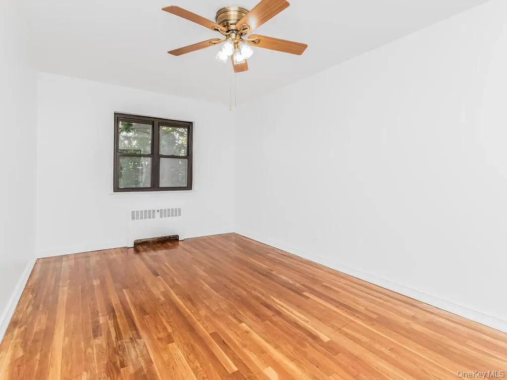 1863 Williamsbridge Road Bronx NY 10461