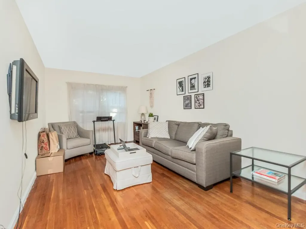 1863 Williamsbridge Road Bronx NY 10461