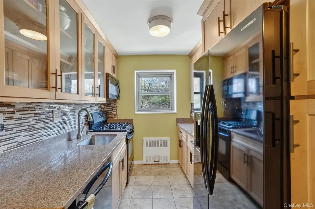 222 N Broadway Yonkers NY 10701