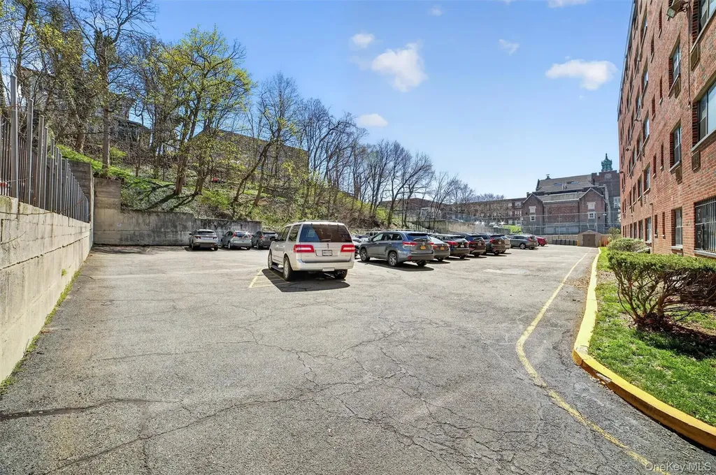 222 N Broadway Yonkers NY 10701