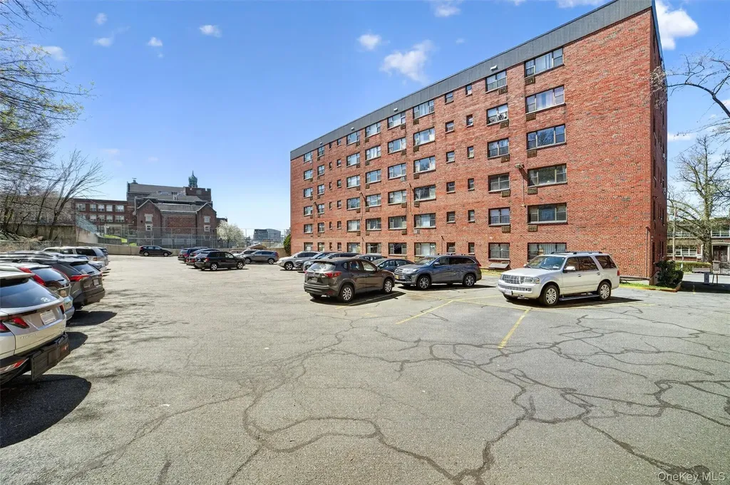 222 N Broadway Yonkers NY 10701