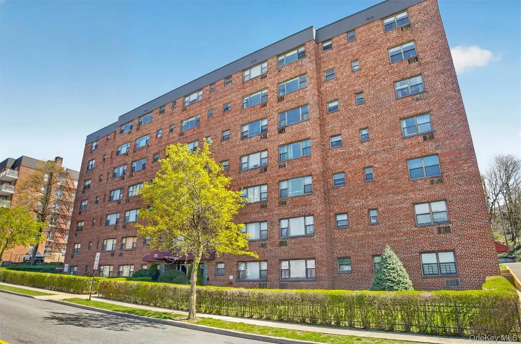 222 N Broadway Yonkers NY 10701
