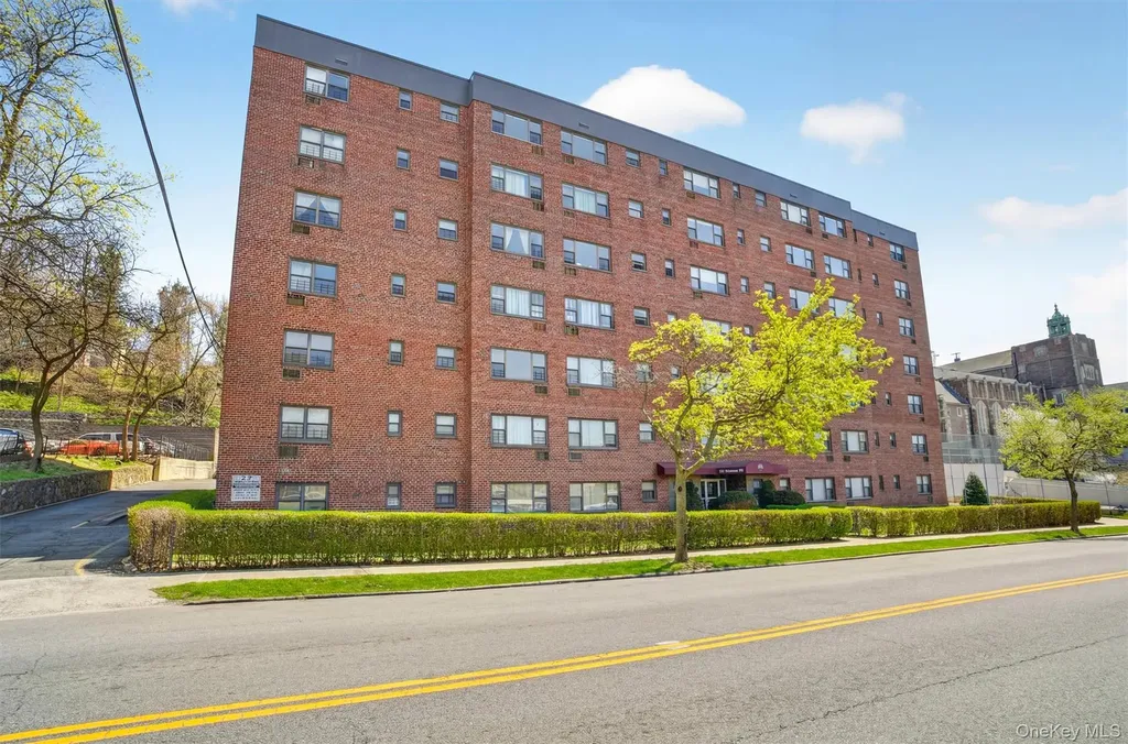 222 N Broadway Yonkers NY 10701