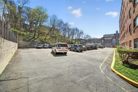 222 N Broadway Yonkers NY 10701