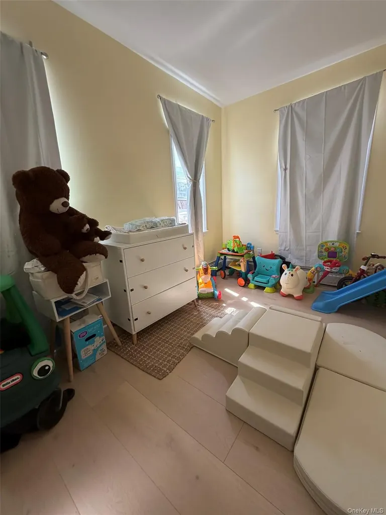 2222 Lee Street Whitestone NY 11357