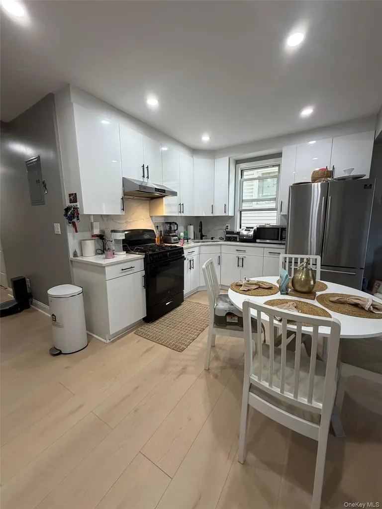 2222 Lee Street Whitestone NY 11357
