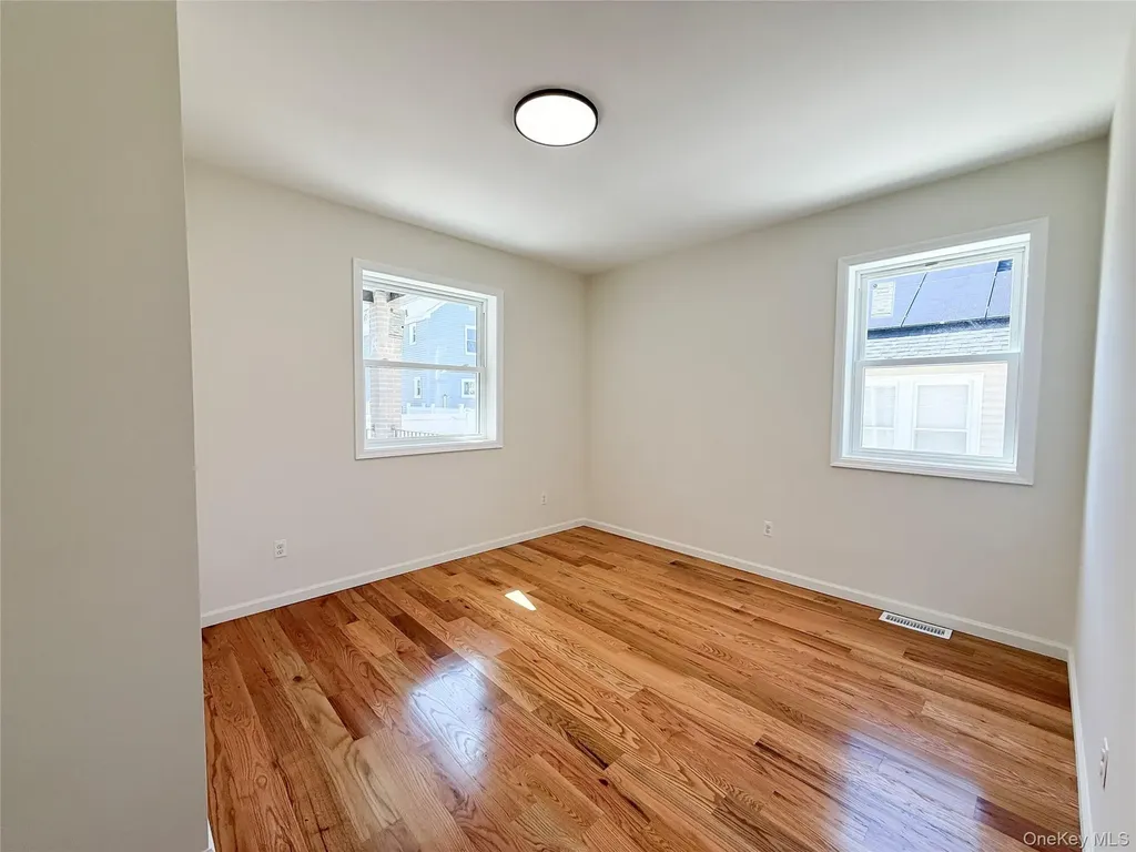 3174 Valhalla Drive Bronx NY 10465