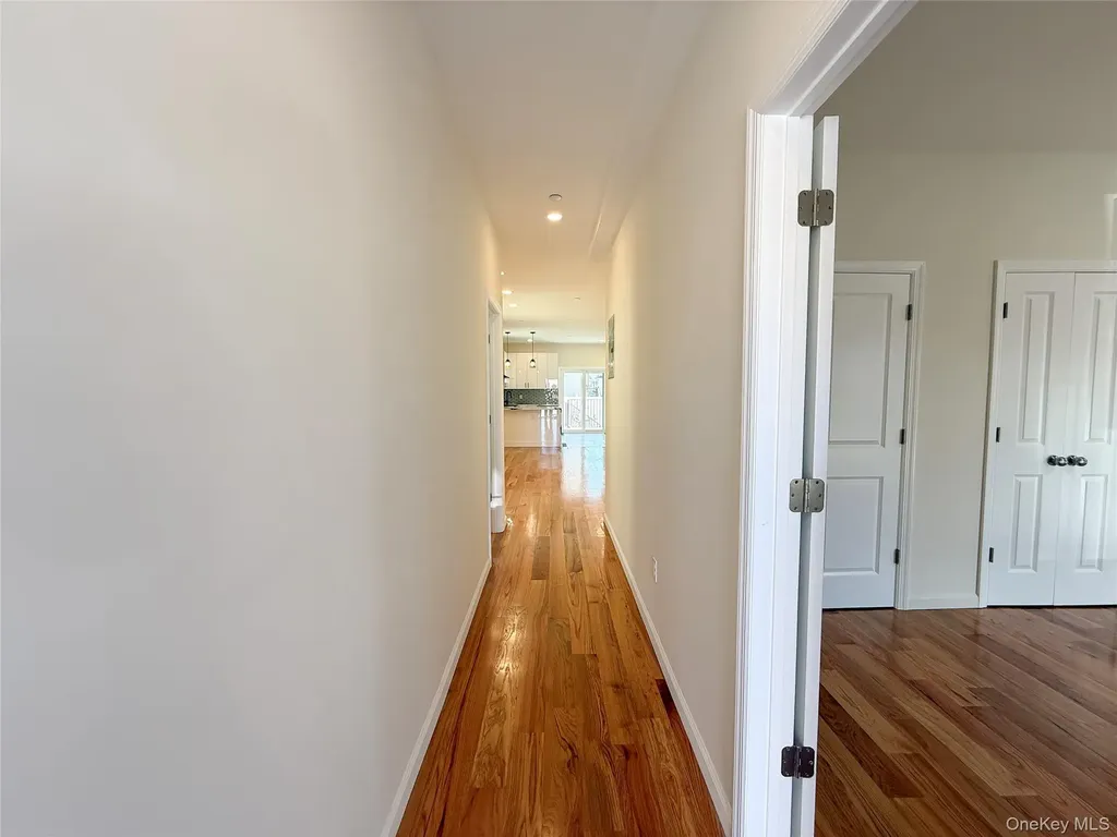 3174 Valhalla Drive Bronx NY 10465