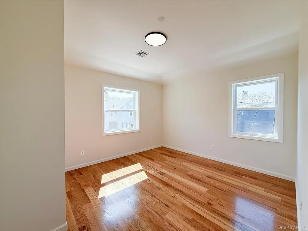 3174 Valhalla Drive Bronx NY 10465
