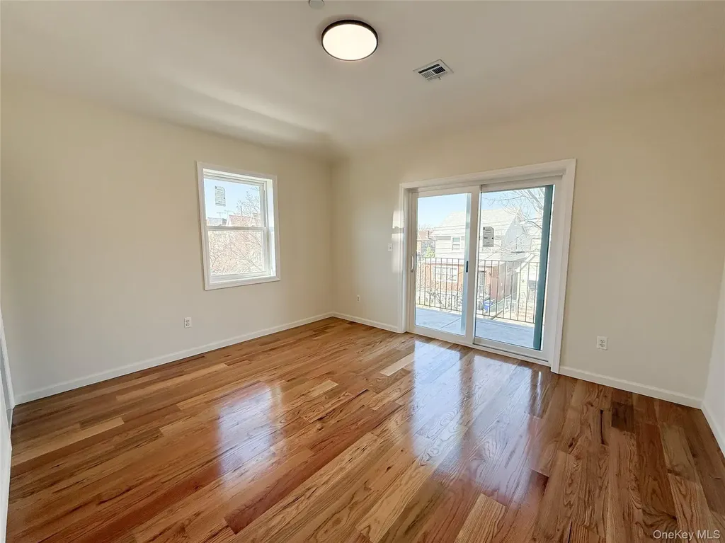 3174 Valhalla Drive Bronx NY 10465
